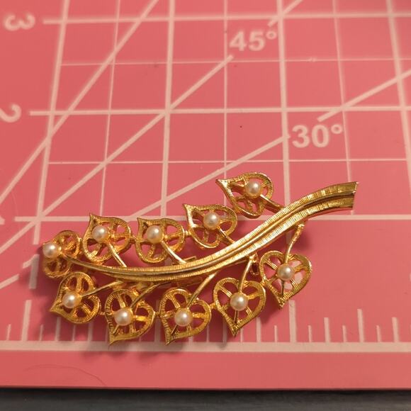 Lot of Five Vintage & Modern Gold Tone Brooches - Picture 9 of 12